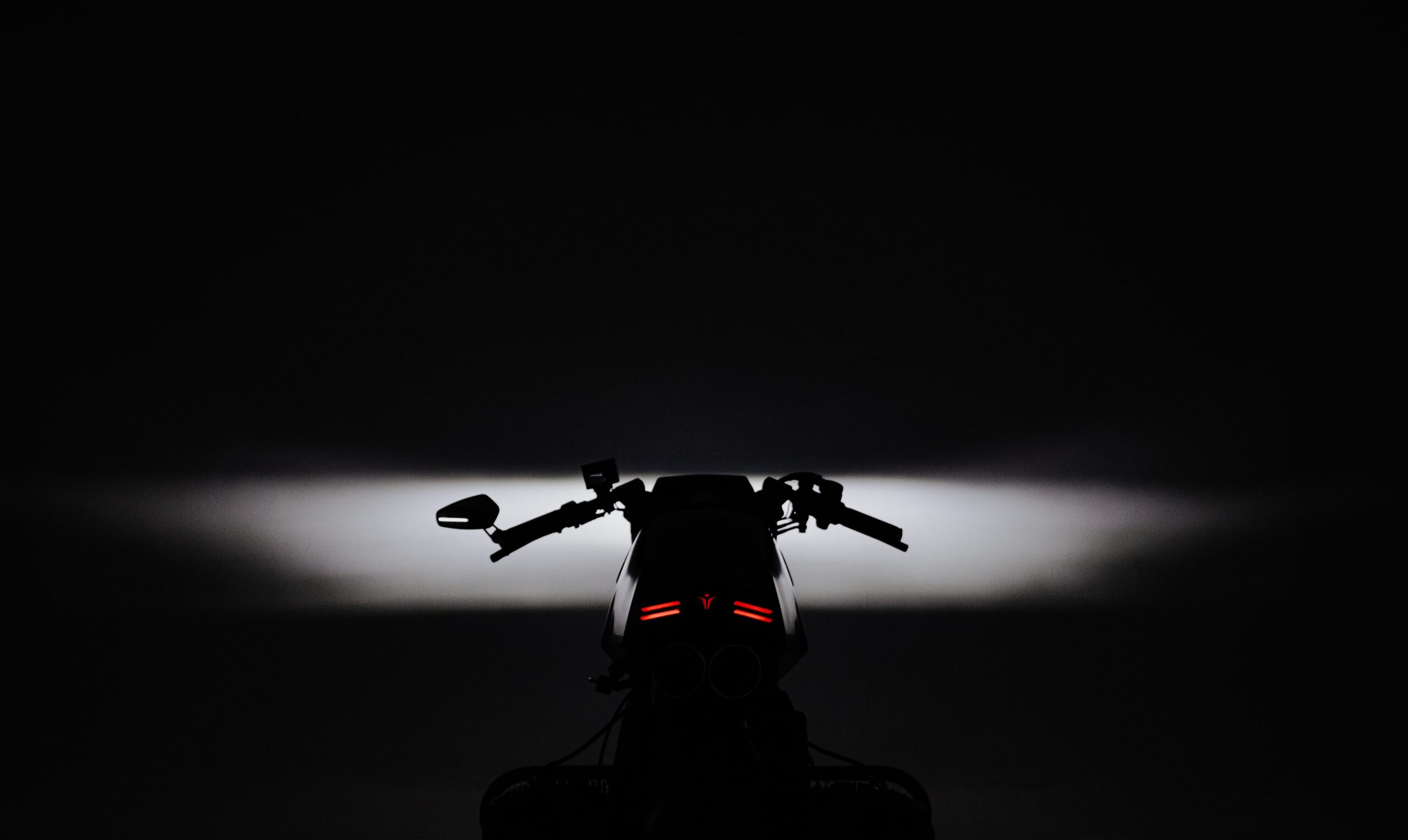 ART_backside_dark-scaled